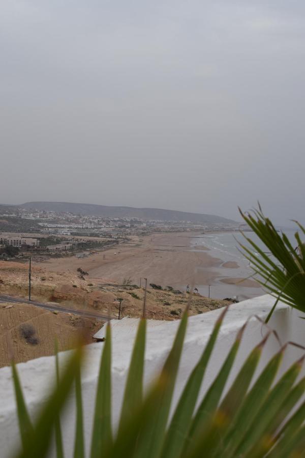 Sunny Wave Taghazout Surf & Yoga Hotel Buitenkant foto