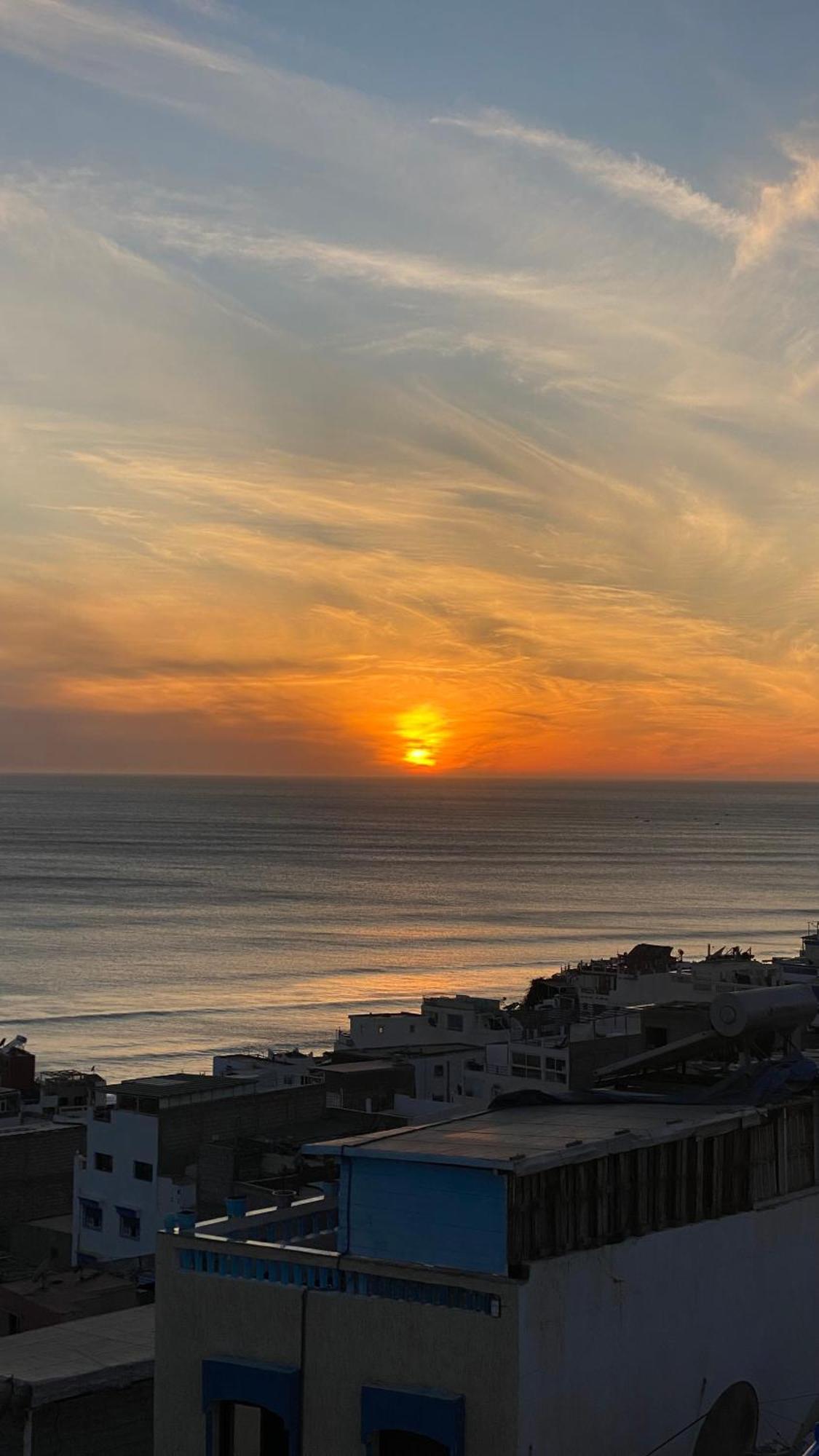 Sunny Wave Taghazout Surf & Yoga Hotel Buitenkant foto