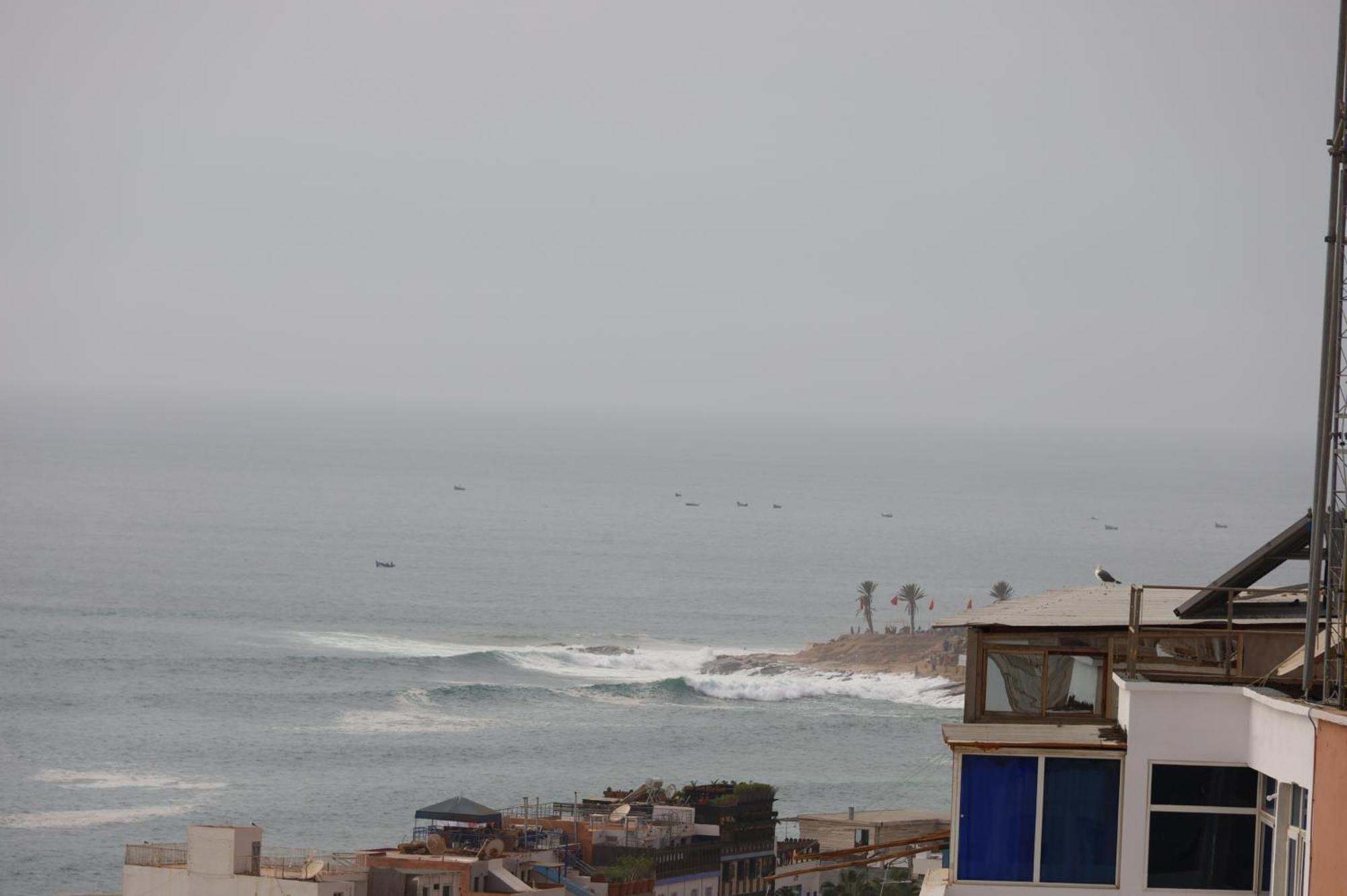 Sunny Wave Taghazout Surf & Yoga Hotel Buitenkant foto