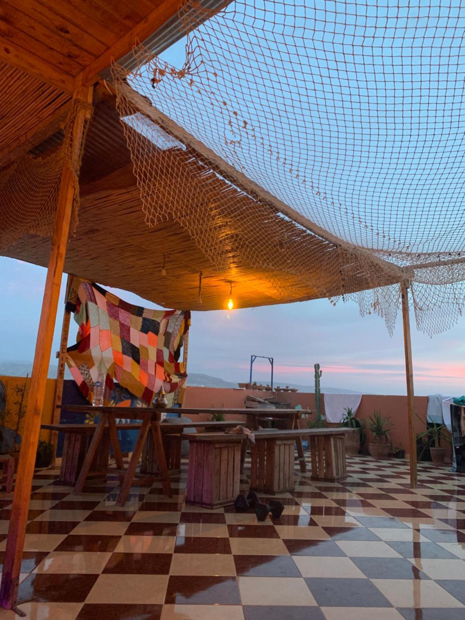 Sunny Wave Taghazout Surf & Yoga Hotel Buitenkant foto
