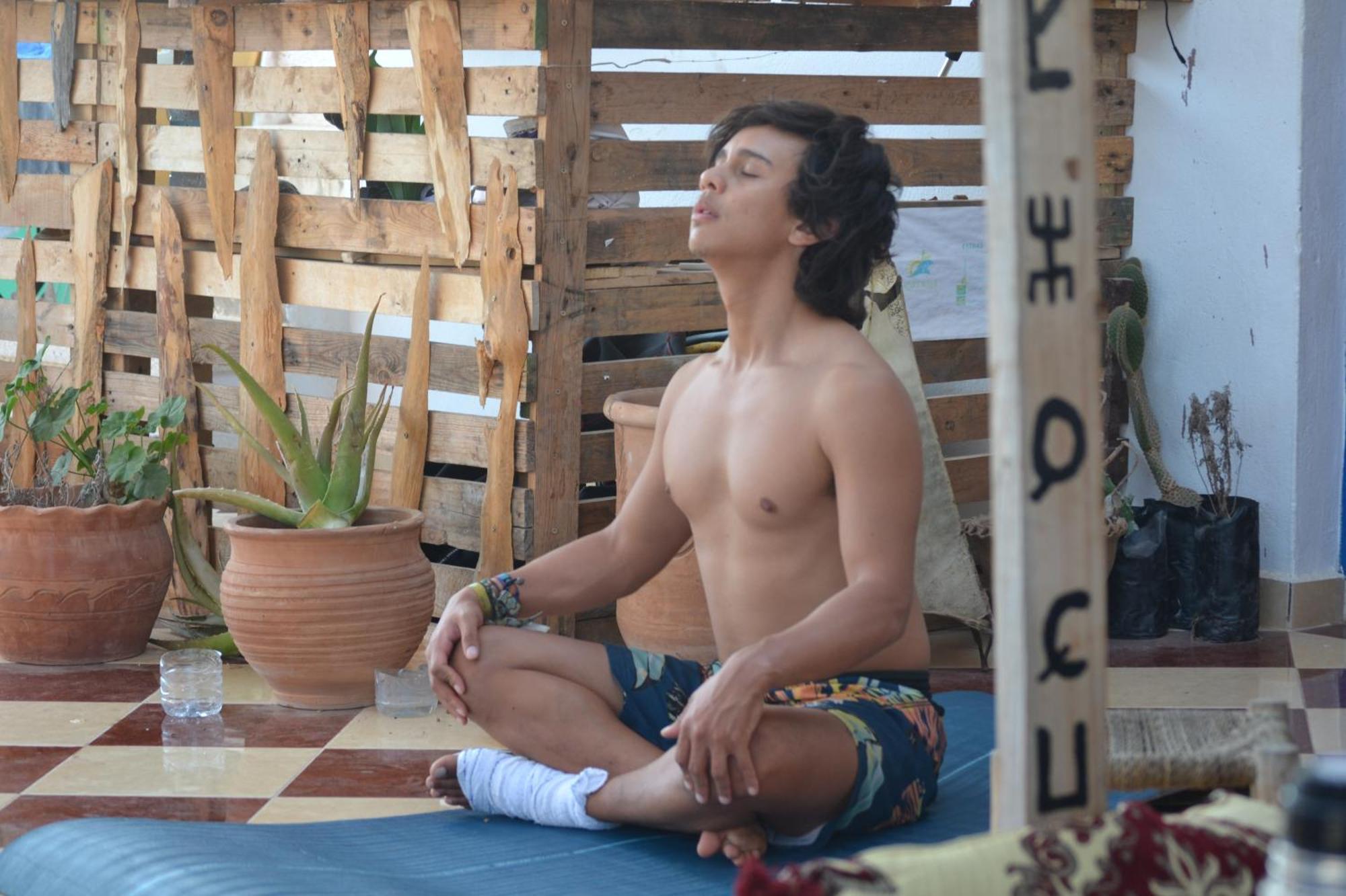 Sunny Wave Taghazout Surf & Yoga Hotel Buitenkant foto