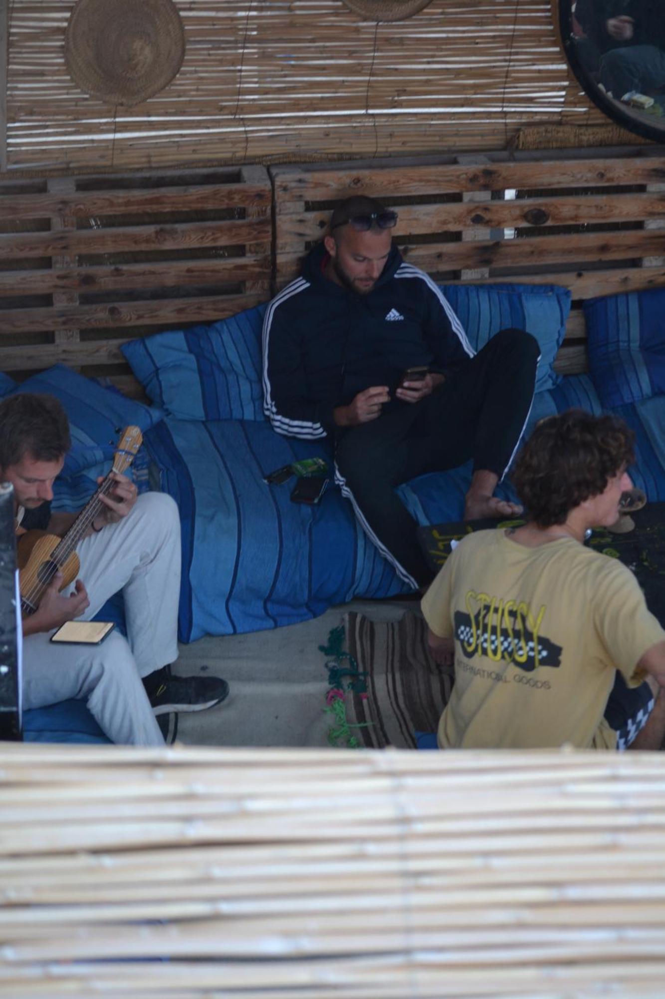 Sunny Wave Taghazout Surf & Yoga Hotel Buitenkant foto